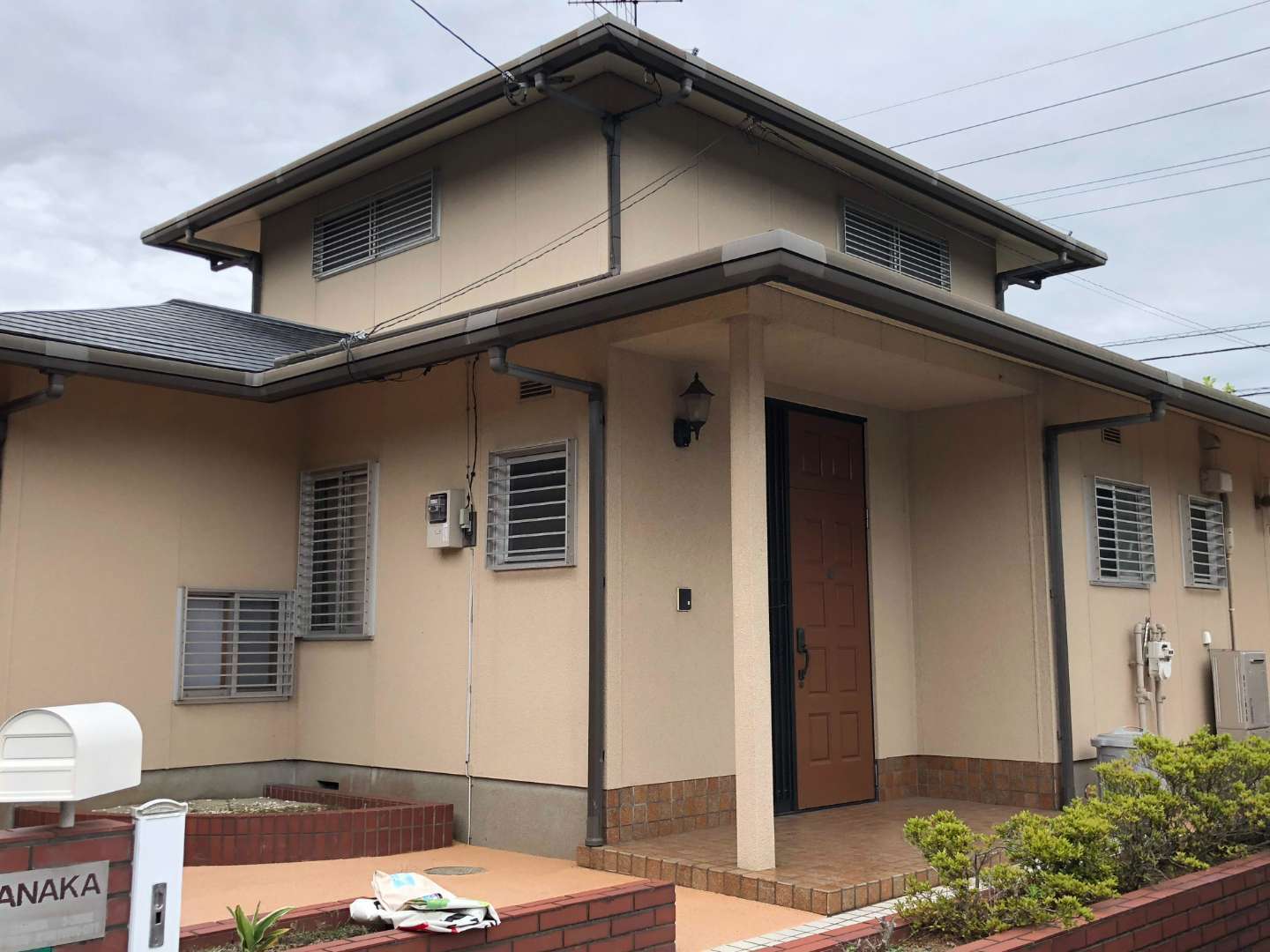 北九州市若松区鴨生田 外壁塗装・コロニアル屋根塗装・付帯部塗装・屋根瓦補修 施工写真1