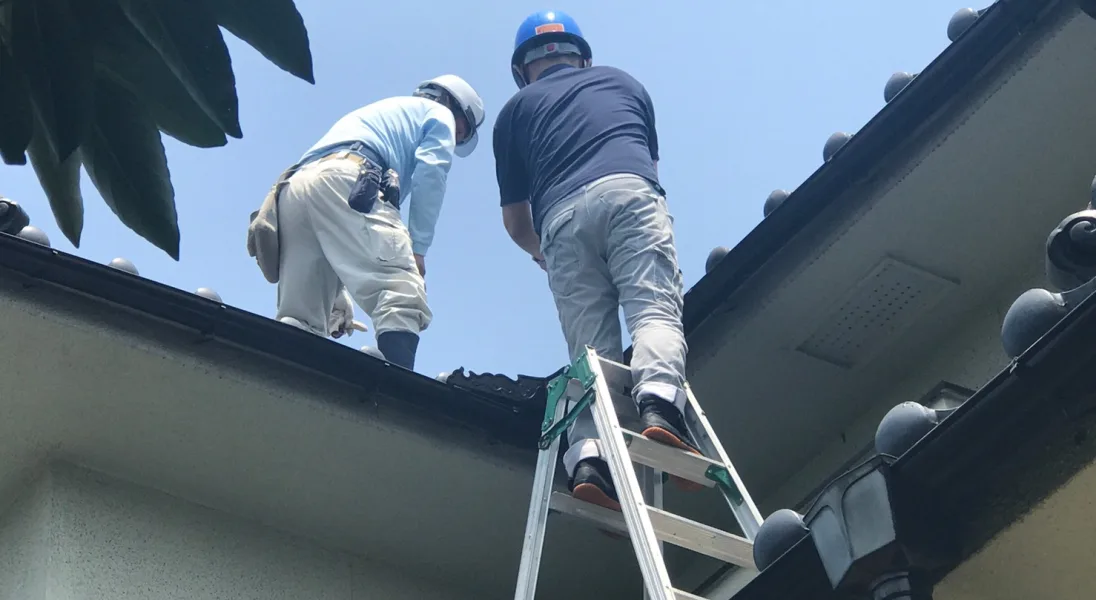 現場を確認する様子