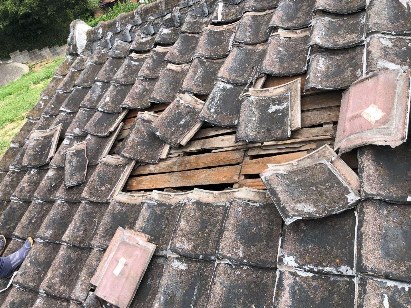 北九州市八幡東区 屋根瓦補修・雨漏り調査・火災保険対応工事 施工写真2