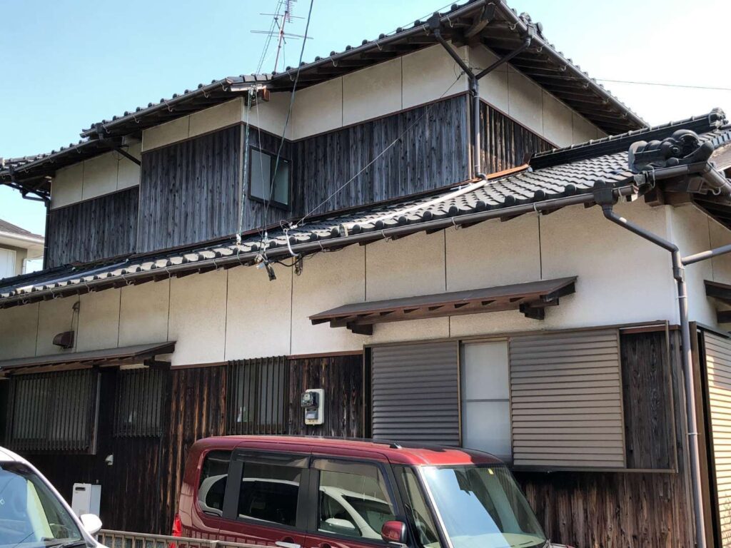 北九州市若松区鴨生田 屋根瓦補修・外壁塗装・木部アク洗い・木部塗装(施工前)