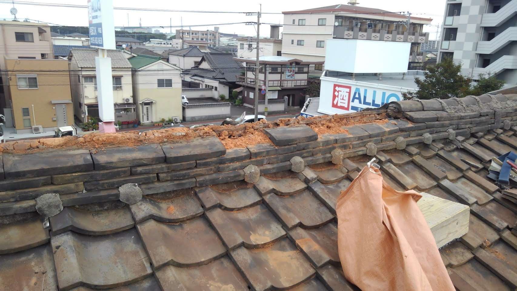 北九州市戸畑区 屋根瓦補修・雨漏り調査・火災保険対応工事 施工写真2
