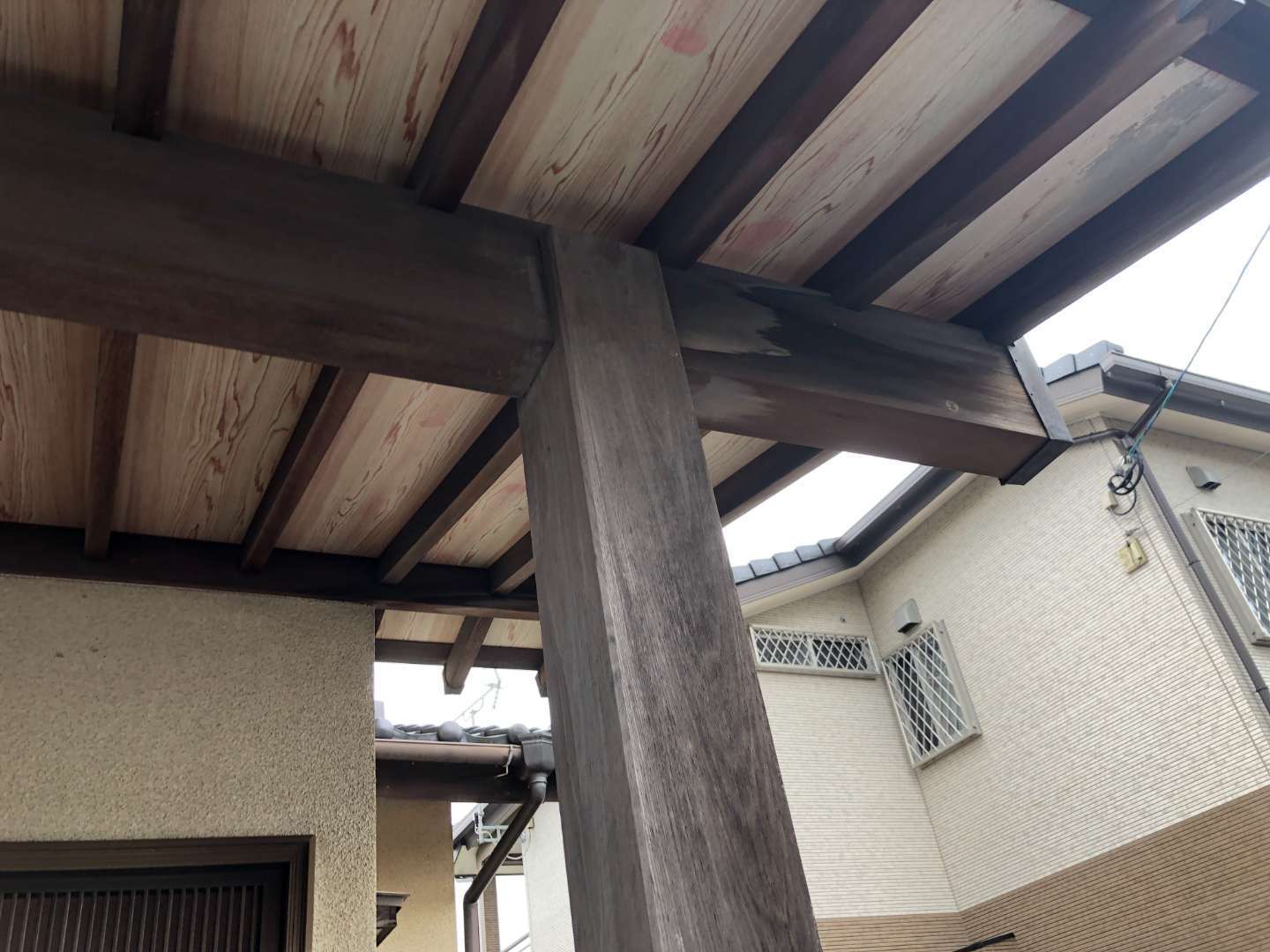 北九州市八幡西区 屋根瓦補修・遮熱塗装・外壁塗装・付帯部塗装・木部アク洗い 施工写真3