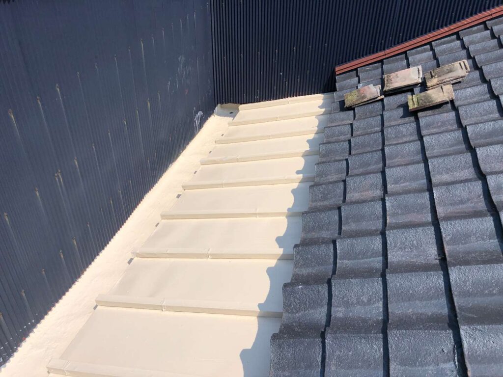 北九州市小倉南区 瓦棒屋根塗装・付帯部塗装・雨漏り補修