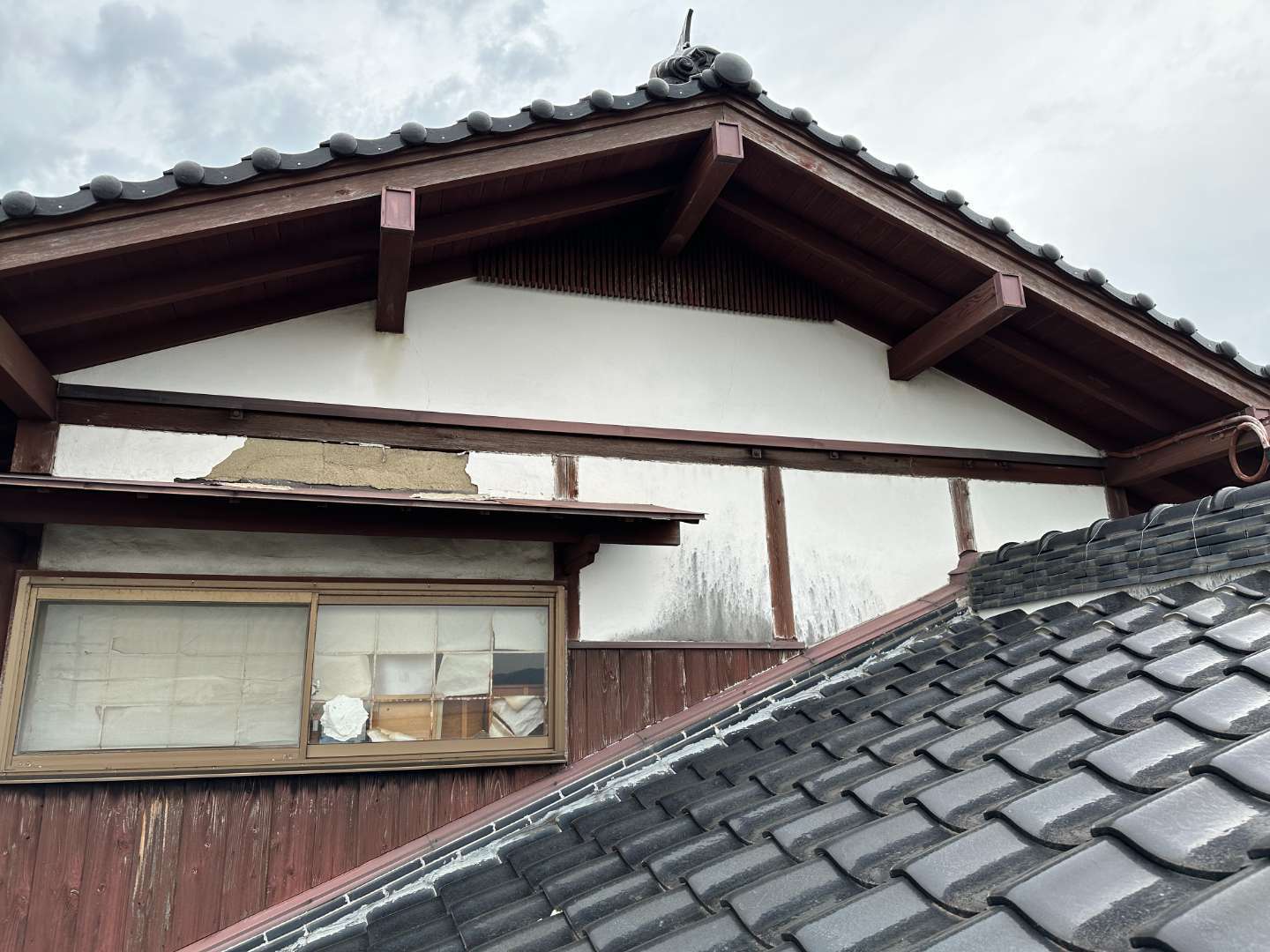 北九州市八幡西区光貞台 ガイナ断熱塗装・内壁塗装・和室塗装・火災保険対応工事 施工写真8