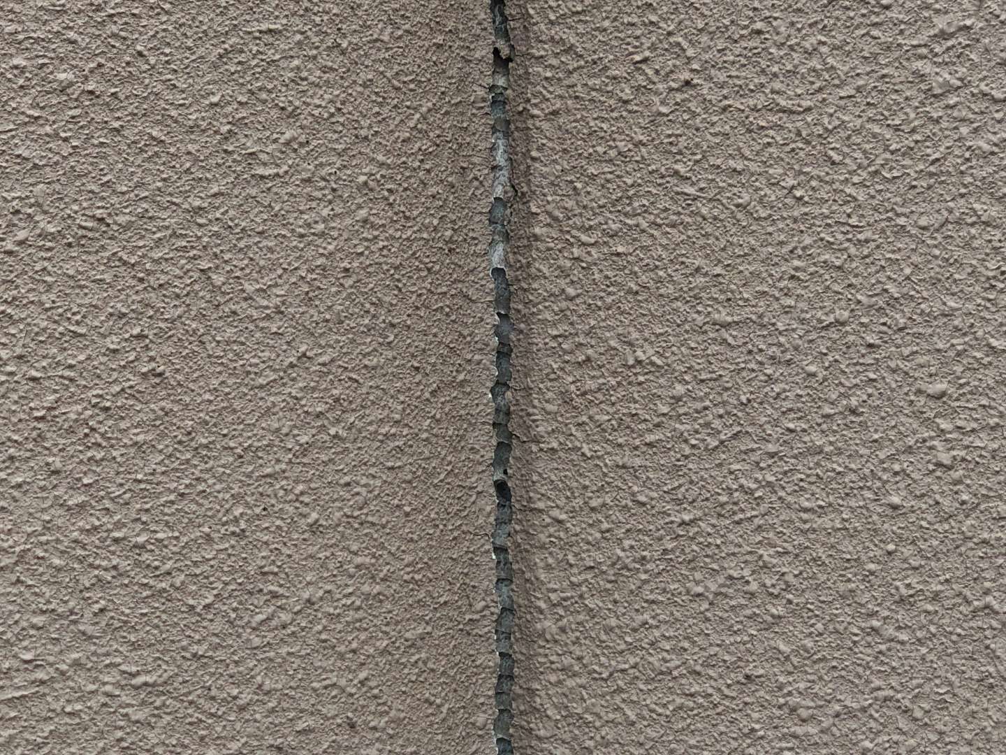 北九州市若松区 雨漏り調査・遮熱塗装・金属屋根塗装・外壁塗装・板金工事・シーリング打ち替え 施工写真4